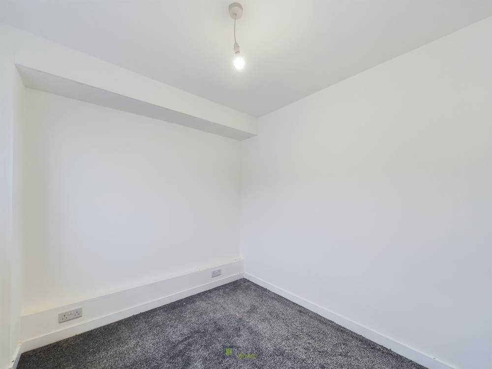 Flat Oakwood Close in Chichester