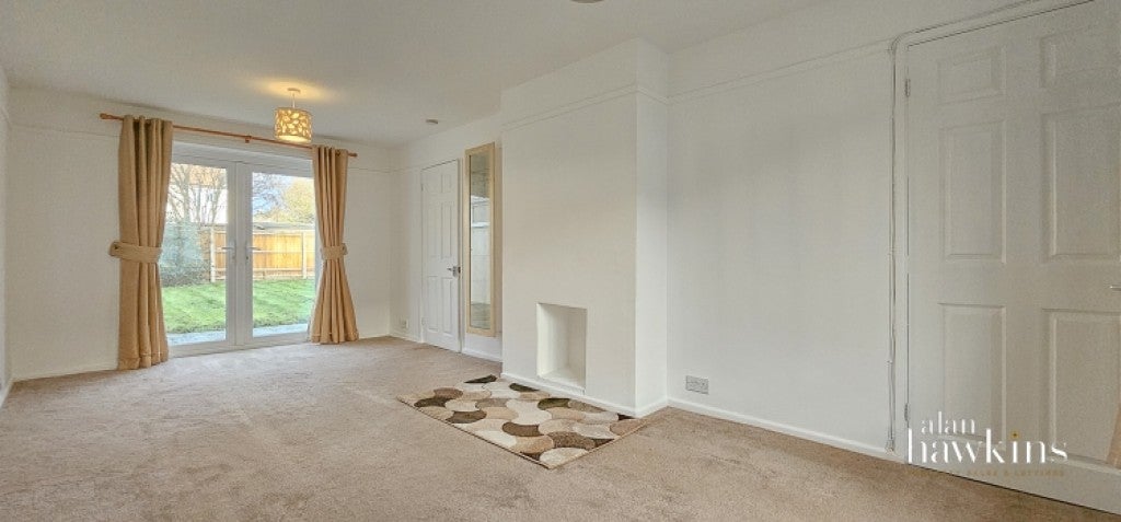 House Britannia Crescent in Lyneham