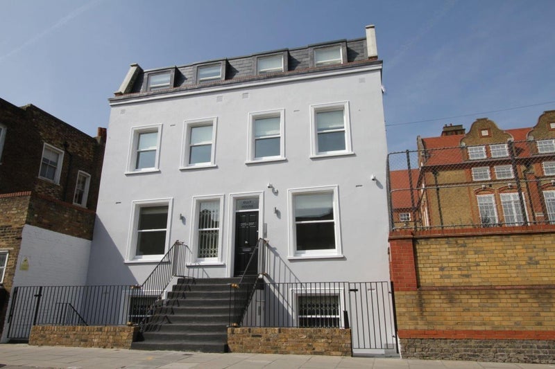 House Queen's Crescent in Greater London