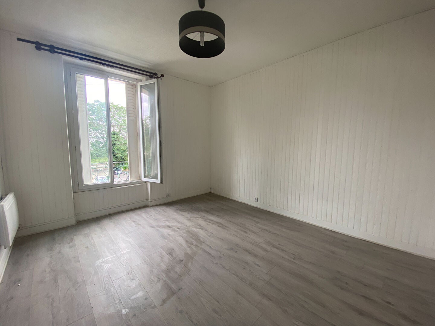 Appartement Place Léon Cassé à Corbeil-Essonnes