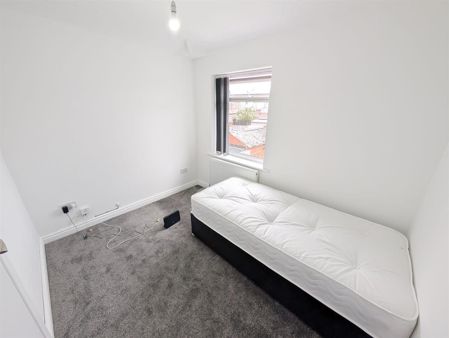 Room East Lancashire Road in Salford