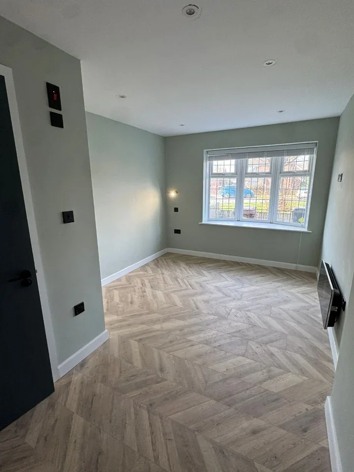 Flat Halton Road in Chadwell St Mary
