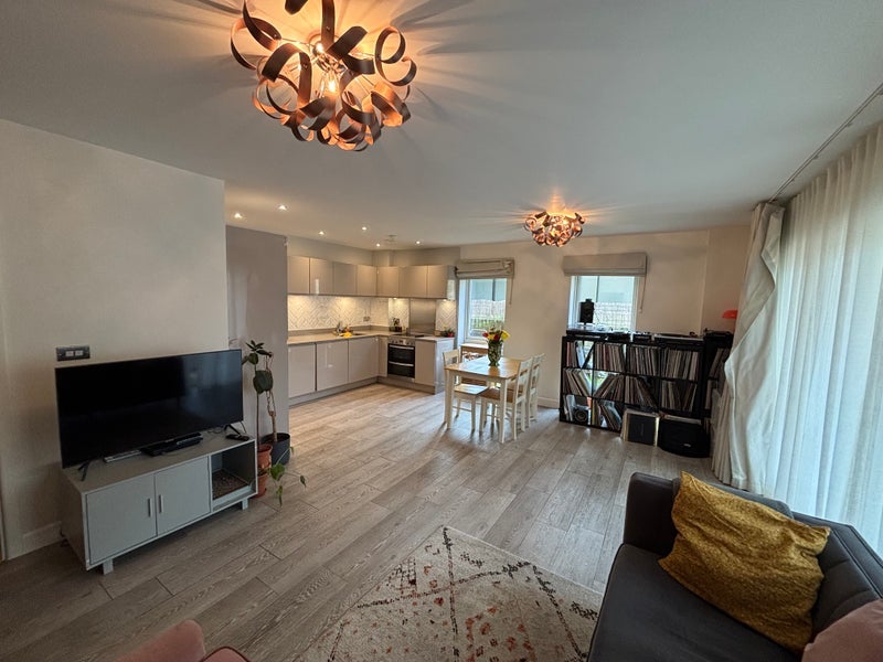 Flat St Clements Avenue in Greater London