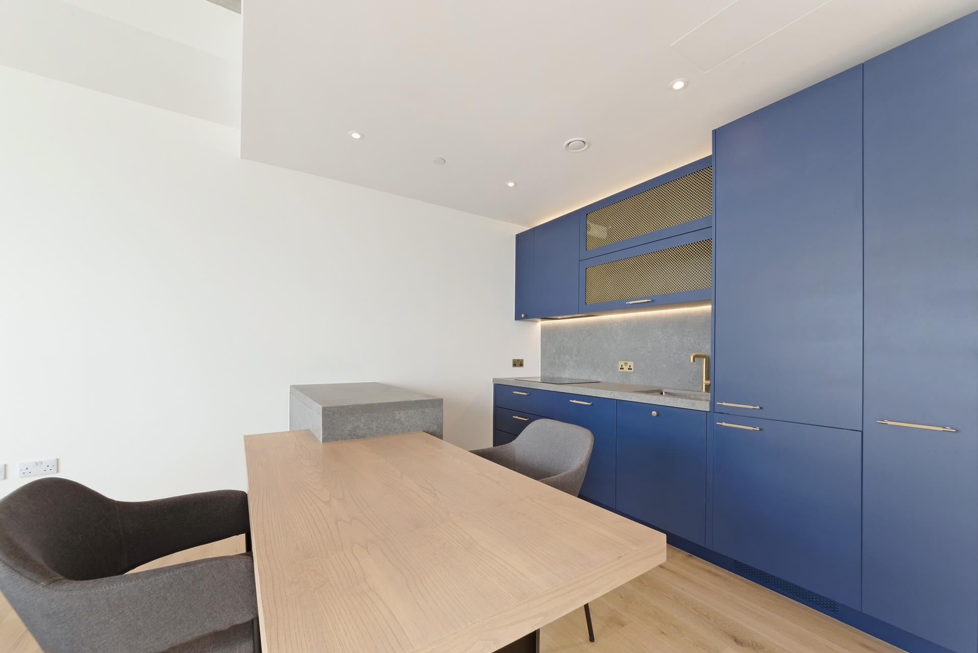 Flat Orchard Place in Greater London