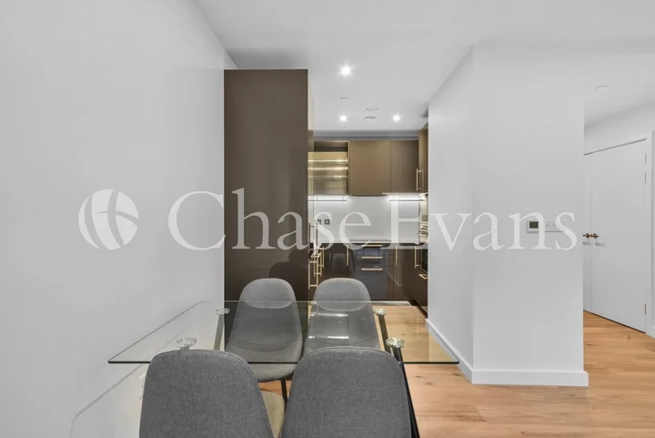Flat Beresford Road in Greater London