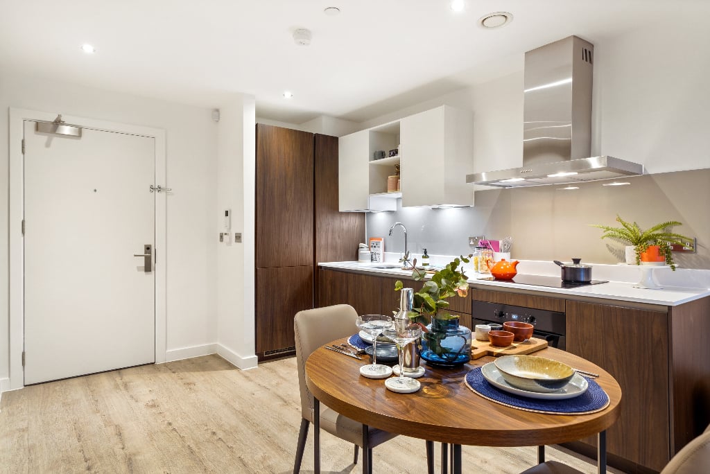 Flat Lockside Lane in Salford