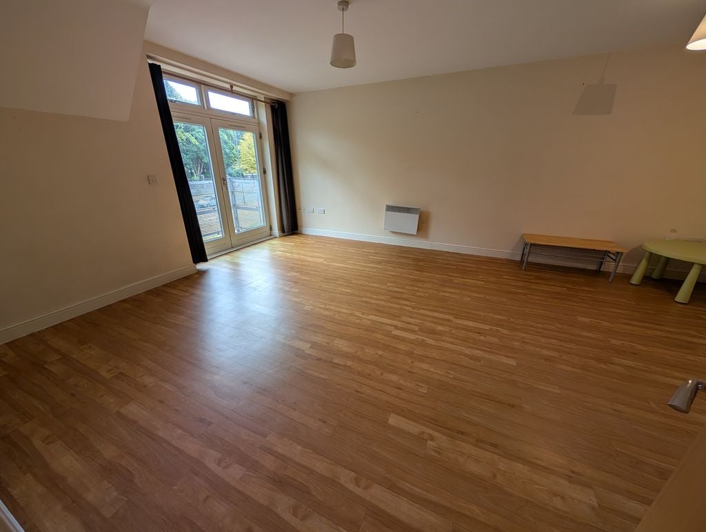 Flat Griffin Close in Birmingham
