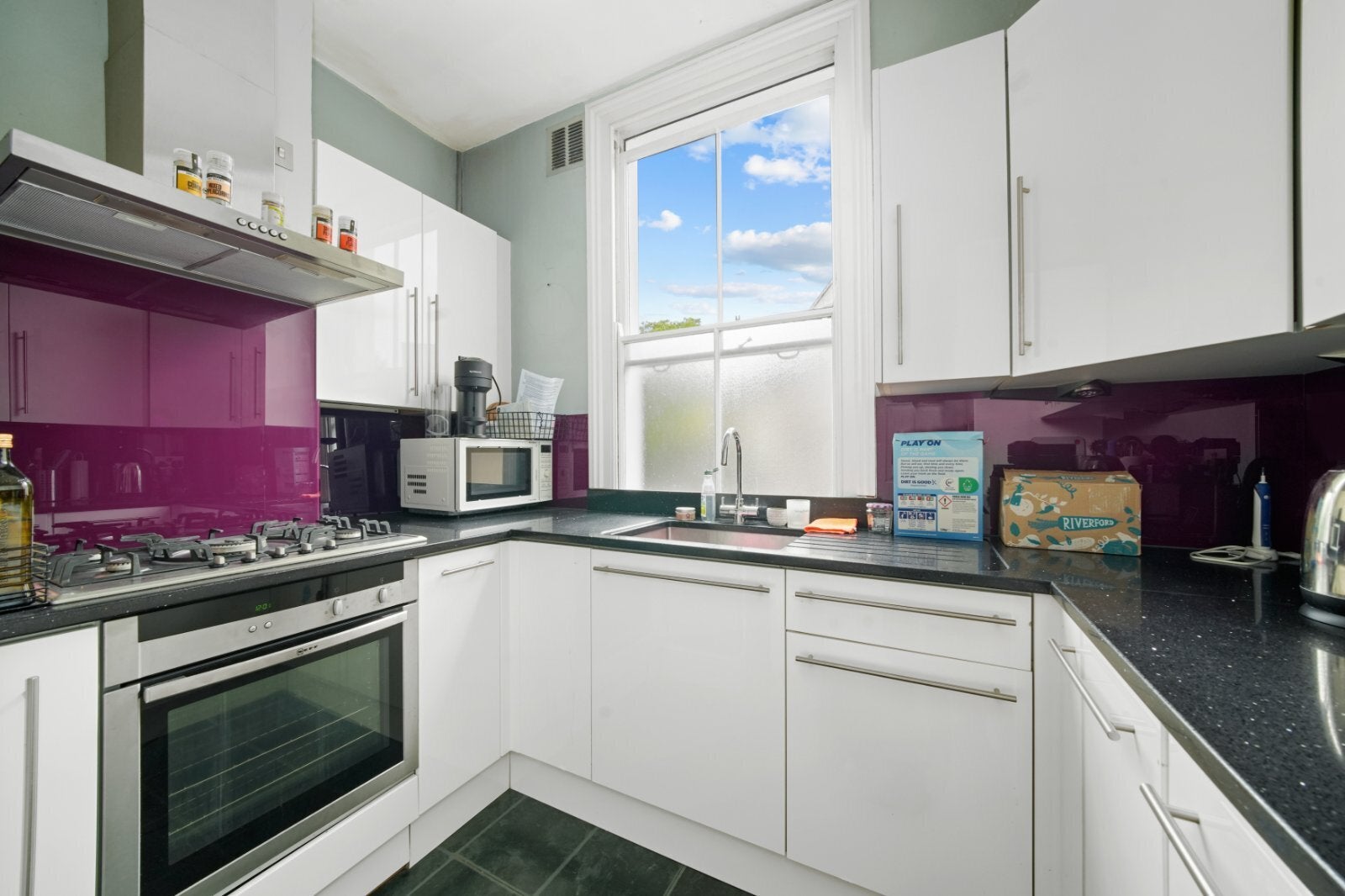 Flat Goldington Crescent in Greater London
