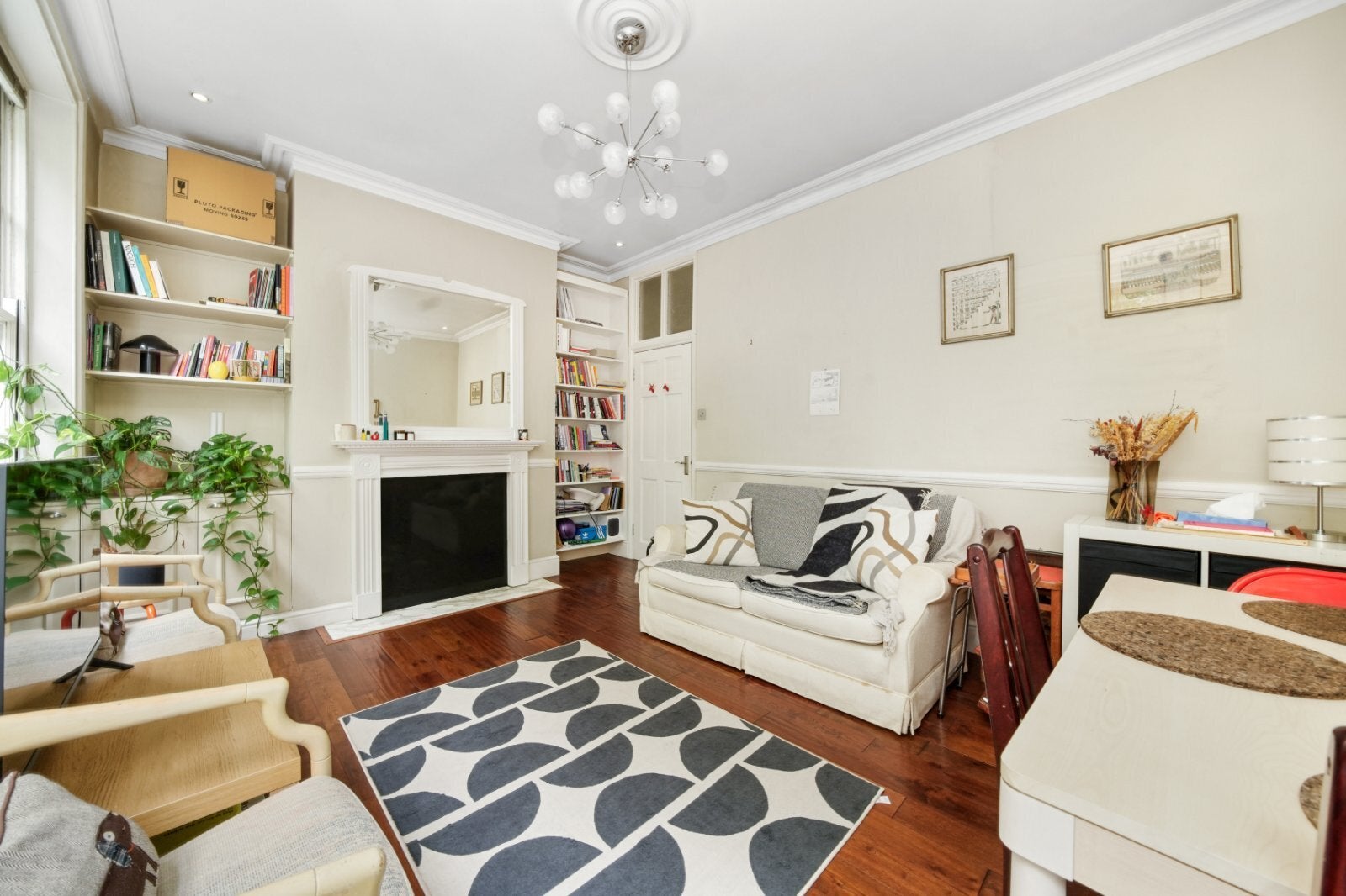 Flat Goldington Crescent in Greater London