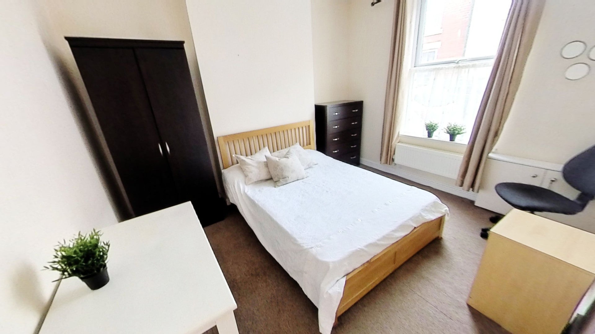 Room Vernon Road in Chester