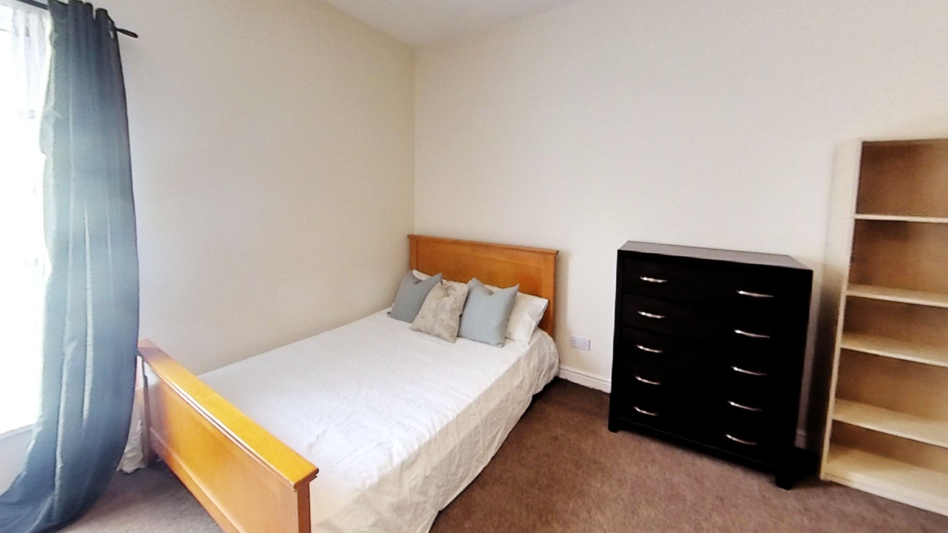 Room Vernon Road in Chester