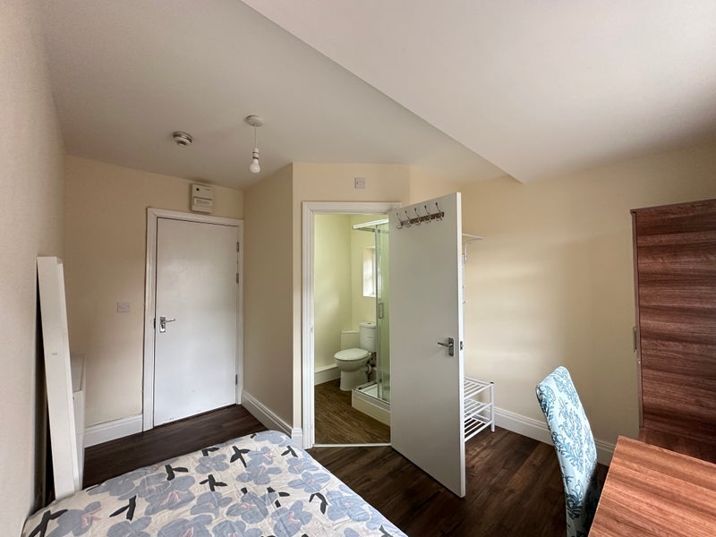Room Jesmond Road West in Newcastle upon Tyne