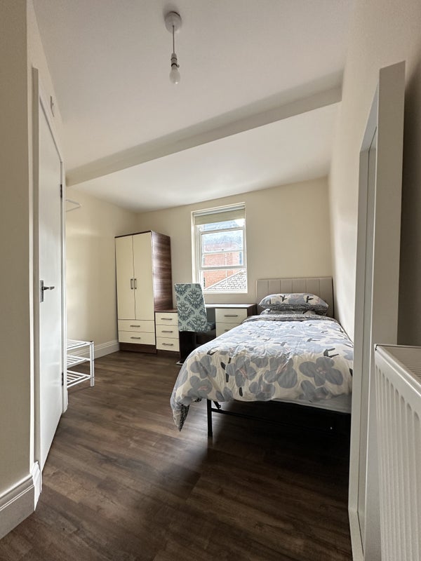 Room Jesmond Road West in Newcastle upon Tyne