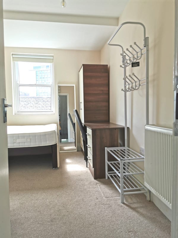Room Jesmond Road West in Newcastle upon Tyne