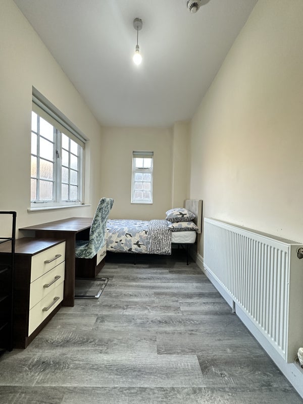 Room Jesmond Road West in Newcastle upon Tyne