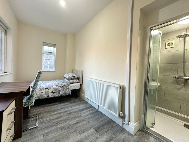 Room Jesmond Road West in Newcastle upon Tyne