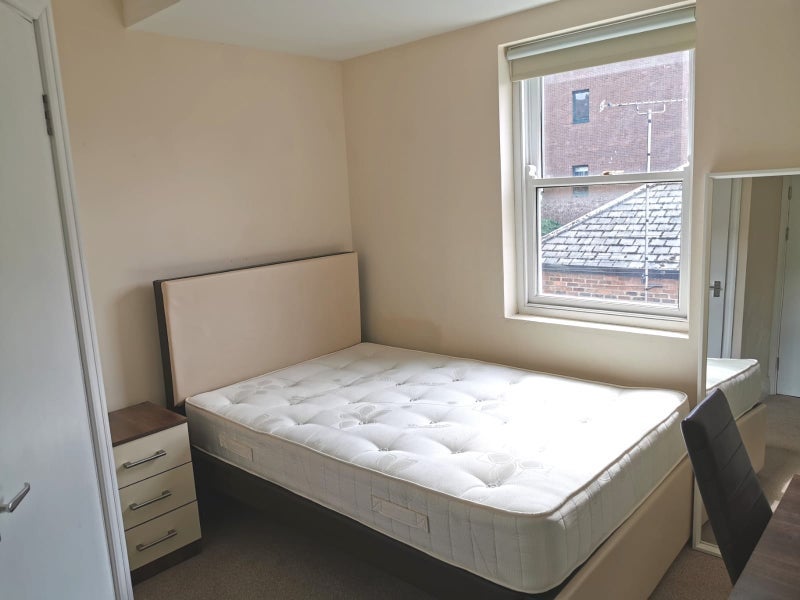 Room Jesmond Road West in Newcastle upon Tyne