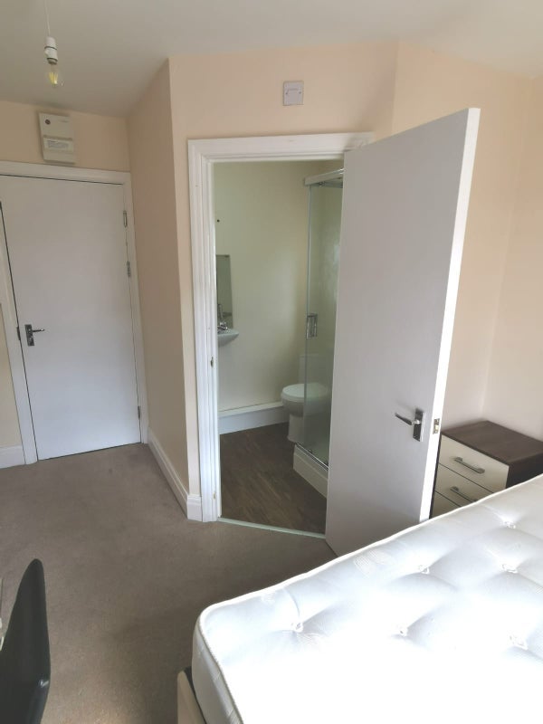 Room Jesmond Road West in Newcastle upon Tyne