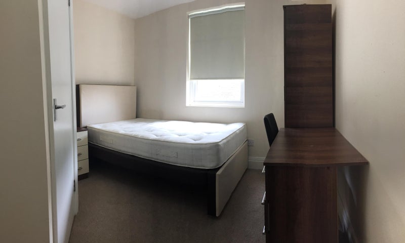 Room Jesmond Road West in Newcastle upon Tyne