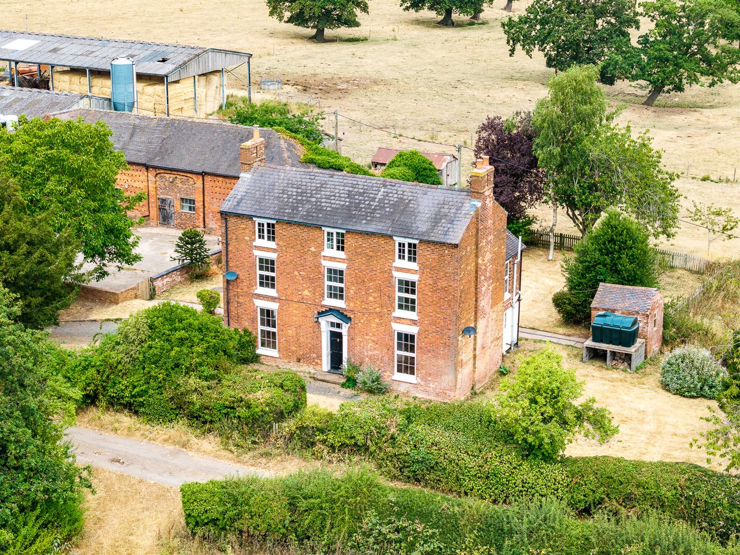 House Upper Avenue in South Staffordshire