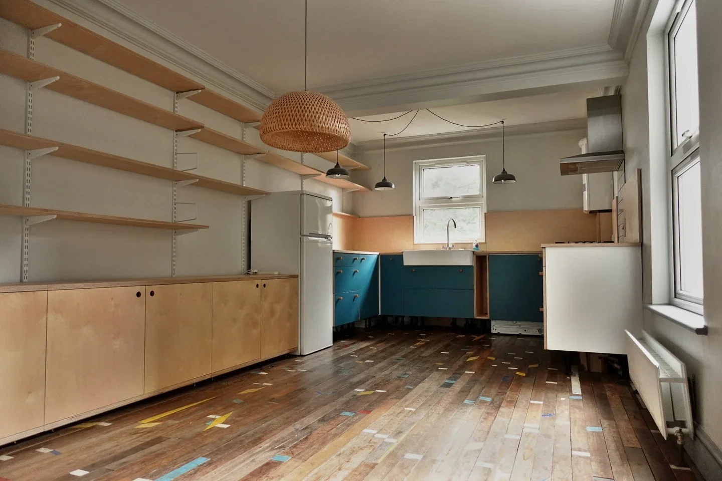 Flat Elderfield Road in Greater London