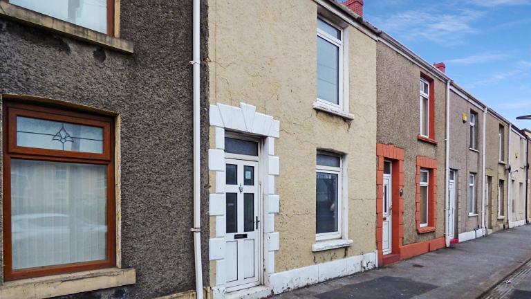 House Fabian Way in Swansea
