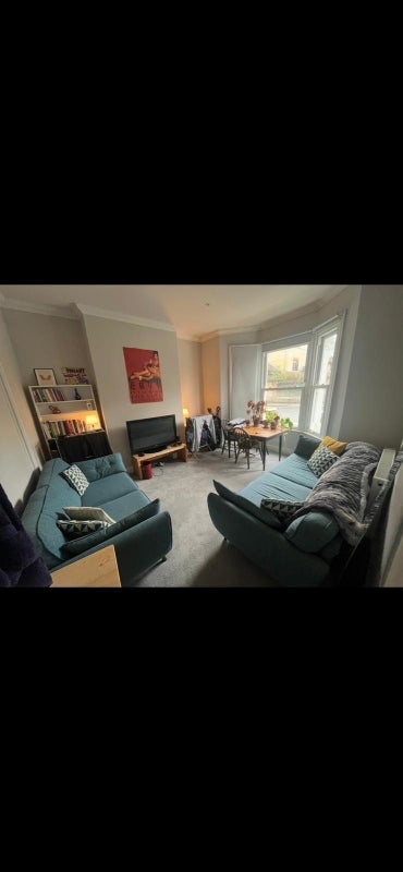 Room Lyndhurst Grove in Greater London