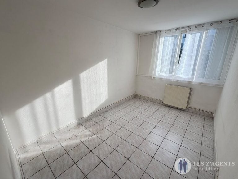 Flat Rue Saint-Exupéry in Saint-Martin-d'Hères