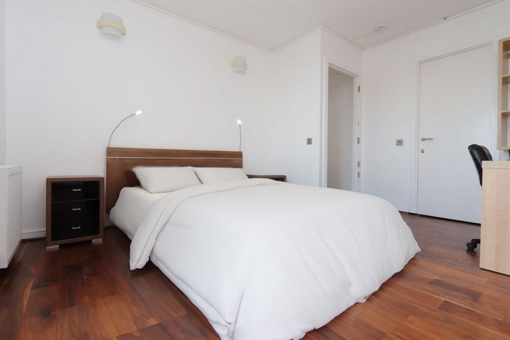 Room Globe Road in Greater London