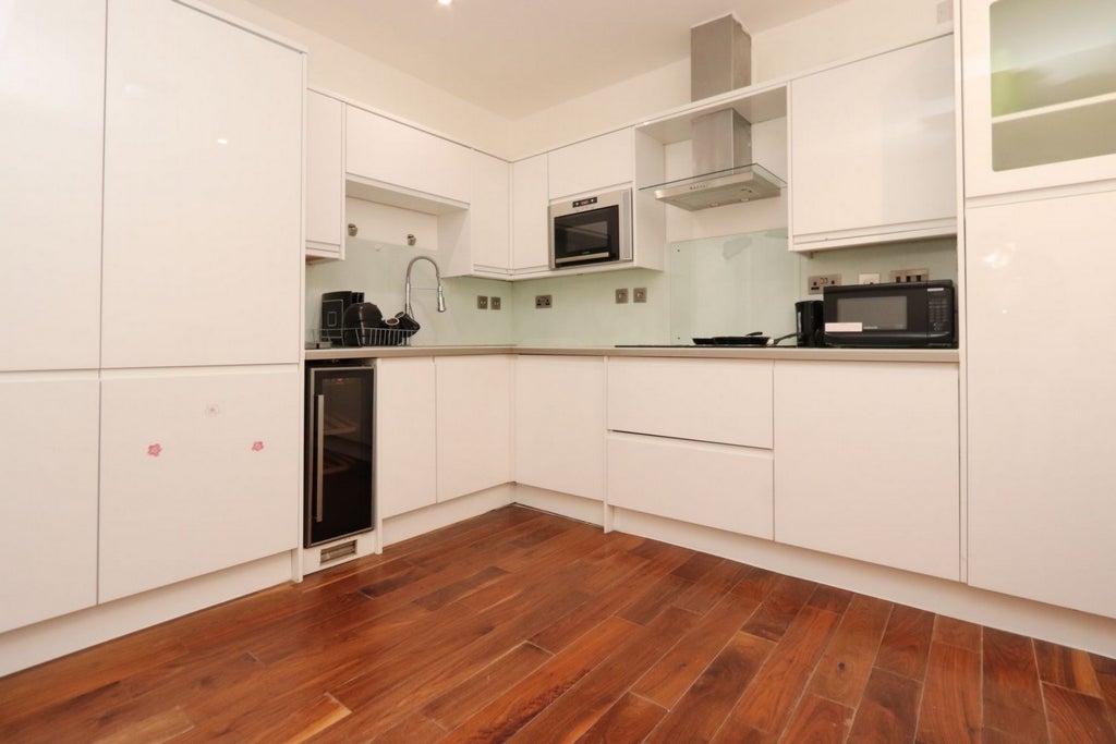 Room Globe Road in Greater London