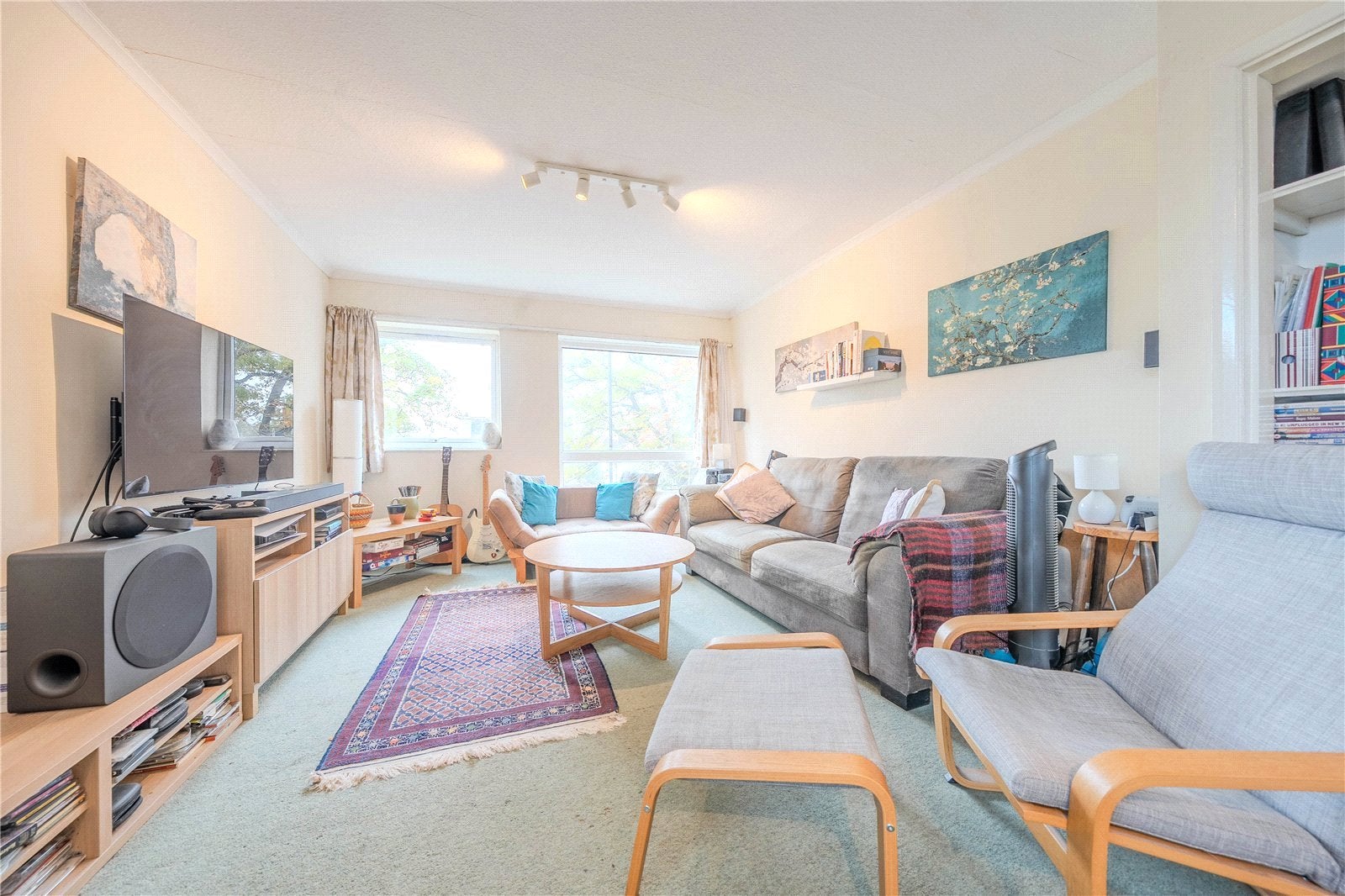 Flat Oakwood Lane in Leeds