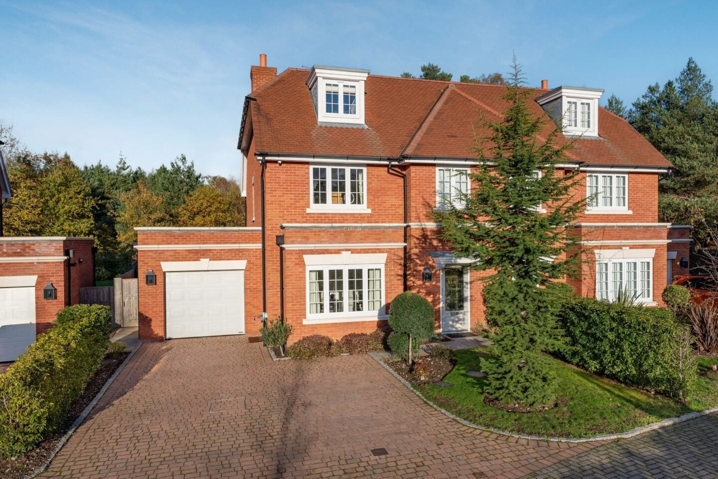 House Kingswood in Winkfield