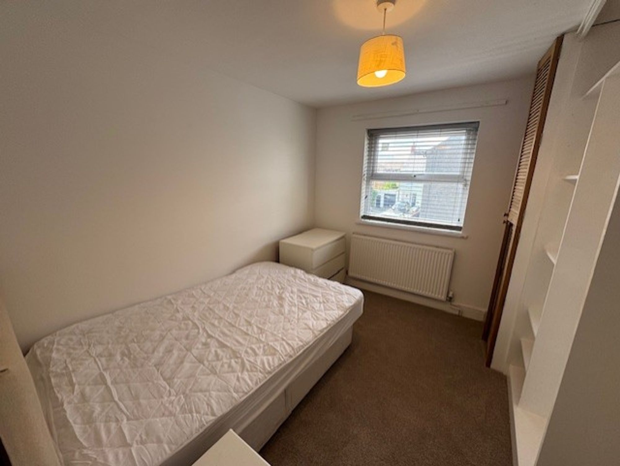 Room Regina Terrace in Cardiff