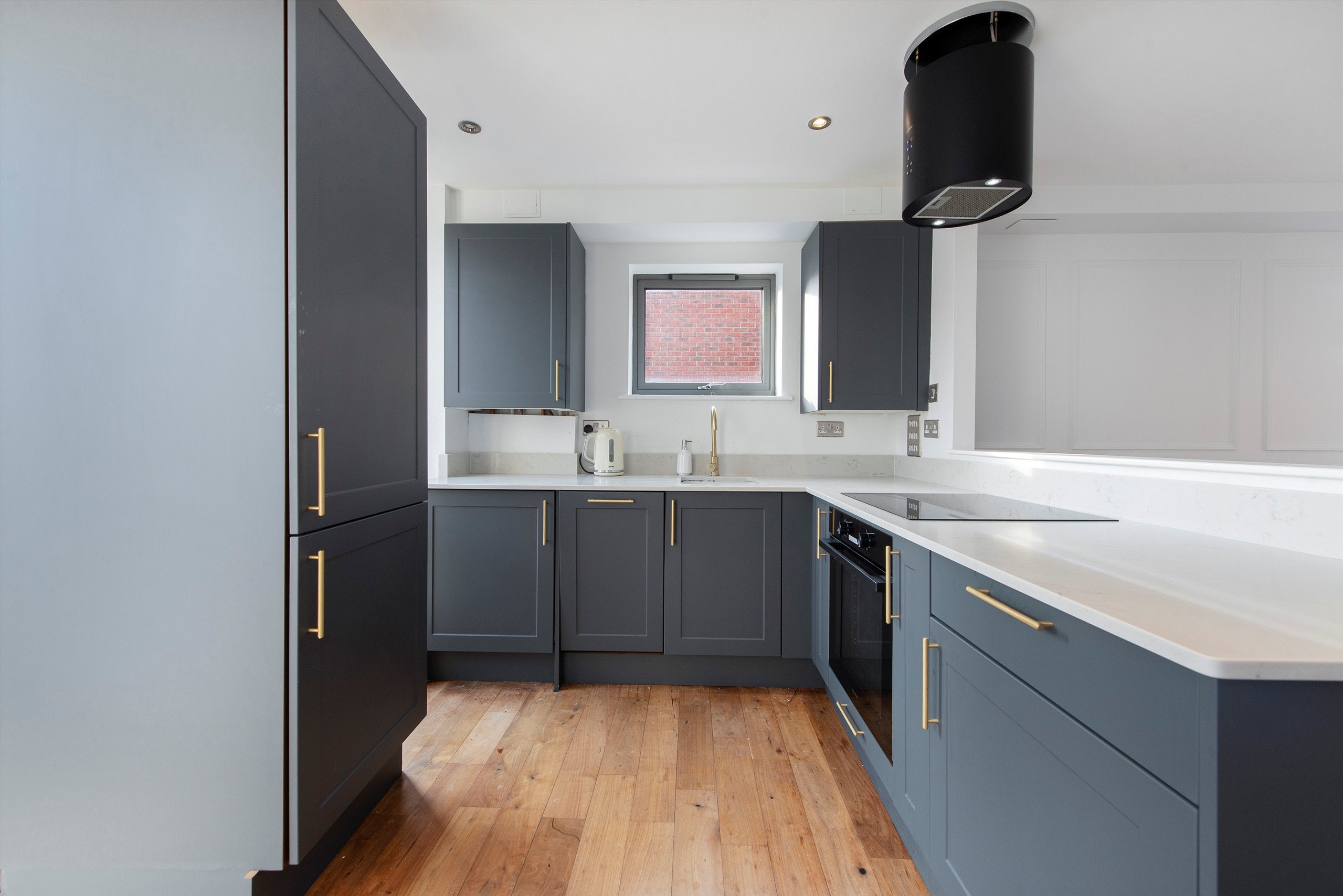 Flat Elbe Street in Greater London