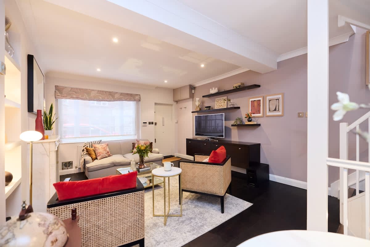Flat Uxbridge Street in Greater London