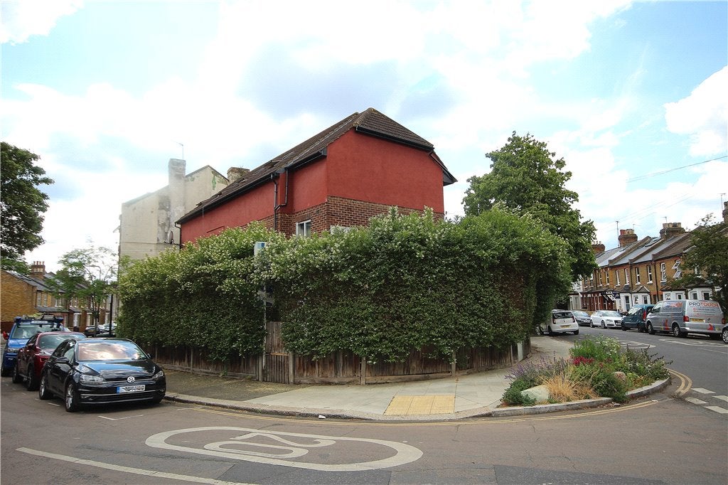 Flat Endsleigh Road in Greater London