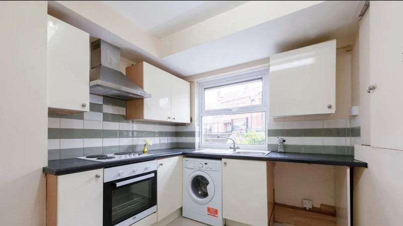 Room Calais Street in Greater London