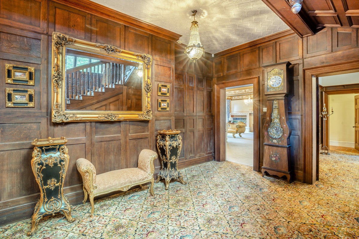 Flat Moddershall Oaks in Stafford