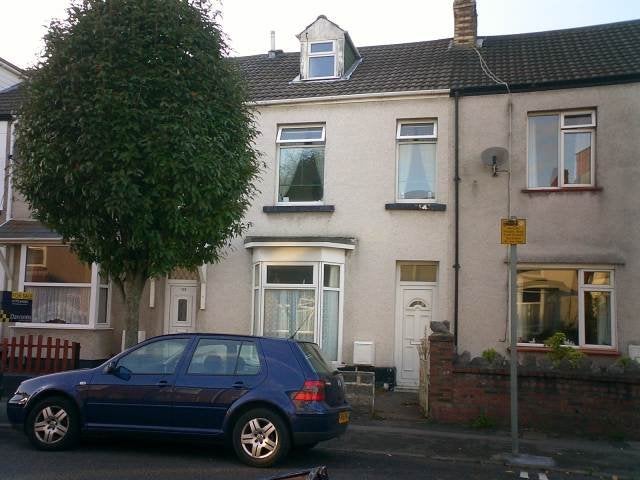 Flat St. Helen's Avenue in Uplands