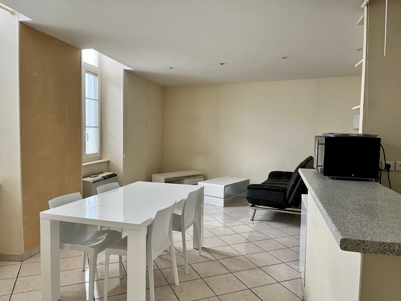 Flat Rue de l'Arc Dugras in Nîmes