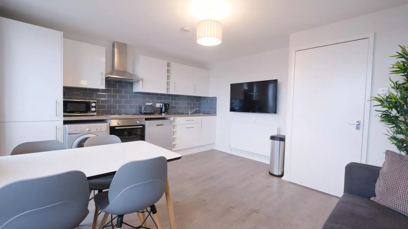 Room Mile End Road in Greater London