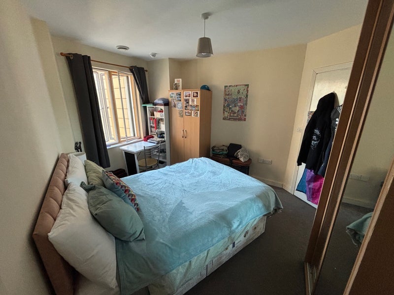 Room Alexandria Road in Greater London