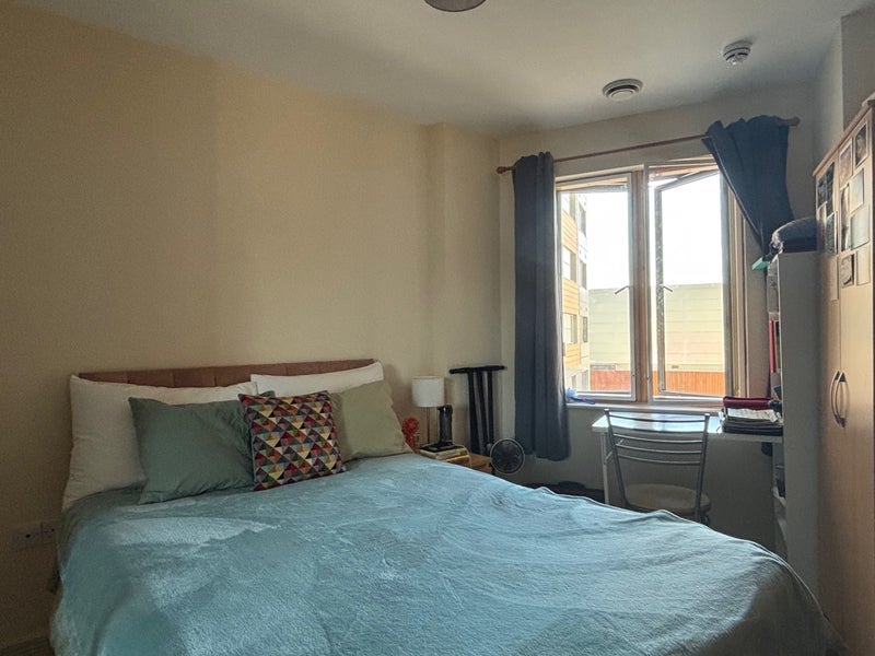 Room Alexandria Road in Greater London