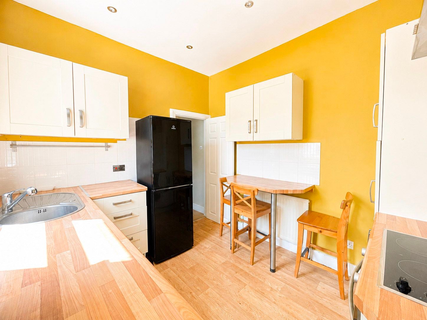 Flat Leigh Road in Southend-on-Sea