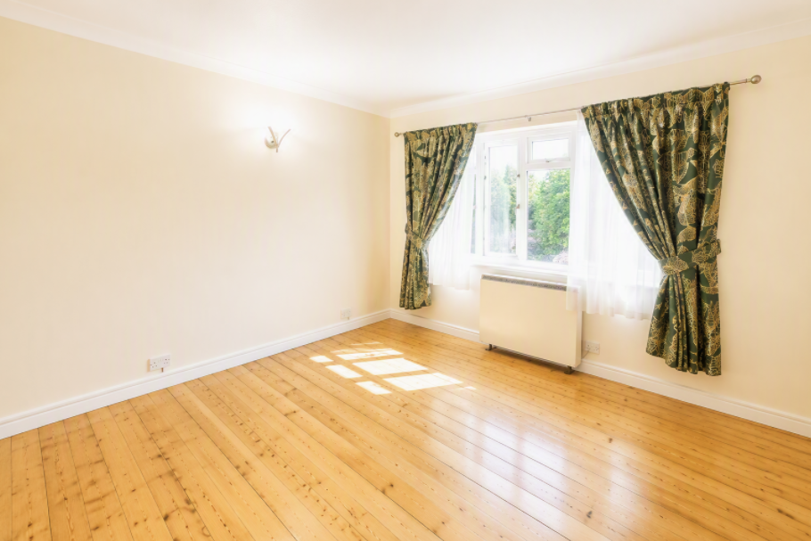 Flat Sebastopol Road in Greater London