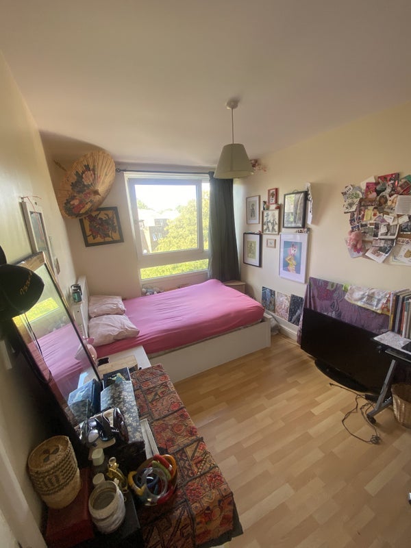 Room Burwell Walk in Greater London