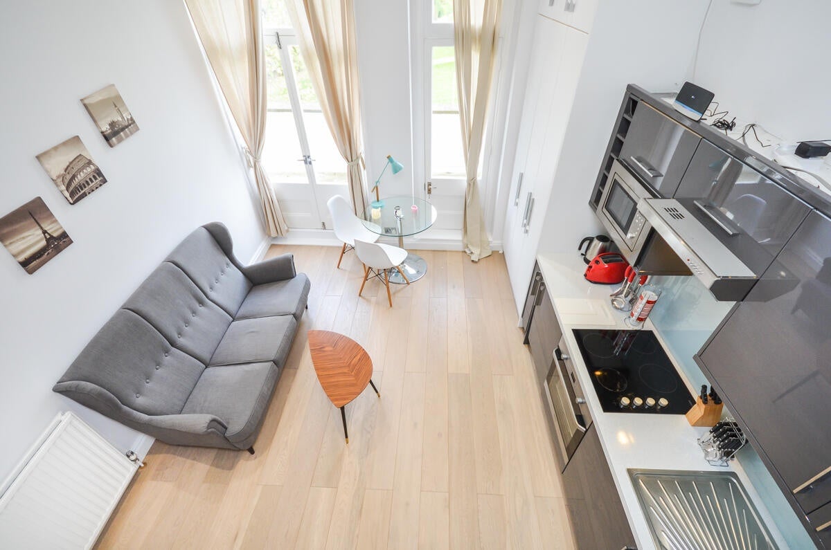 Flat Philbeach Gardens in Greater London