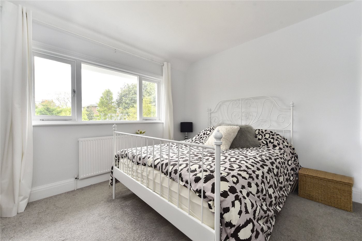Flat Eastbourne Road in Greater London