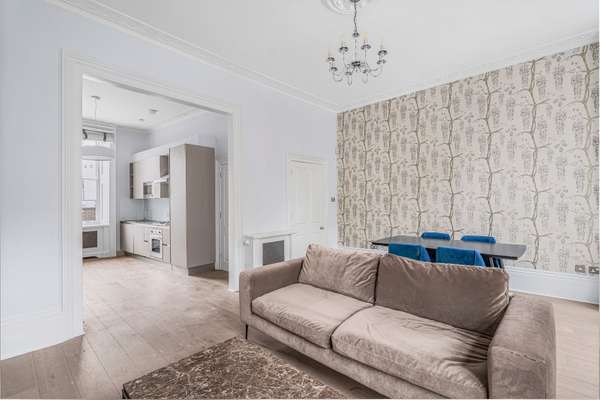 Flat Connaught Street in City of Westminster
