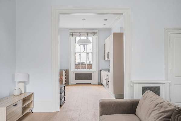Flat Connaught Street in City of Westminster